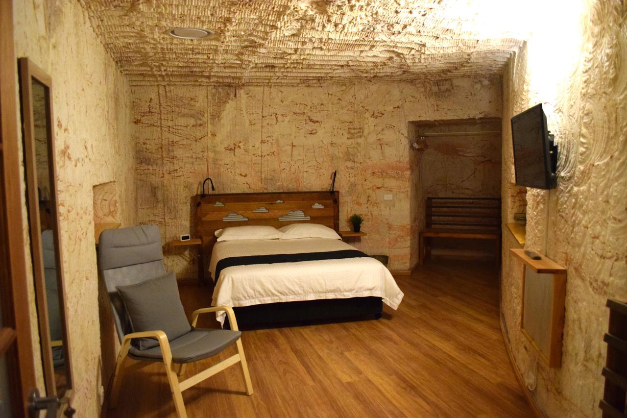 Dug Out B&B Coober Pedy Kültér fotó