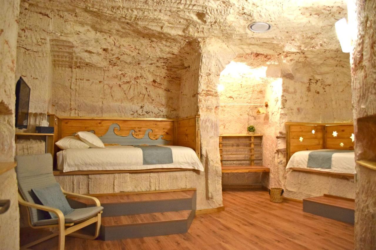Dug Out B&B Coober Pedy Kültér fotó