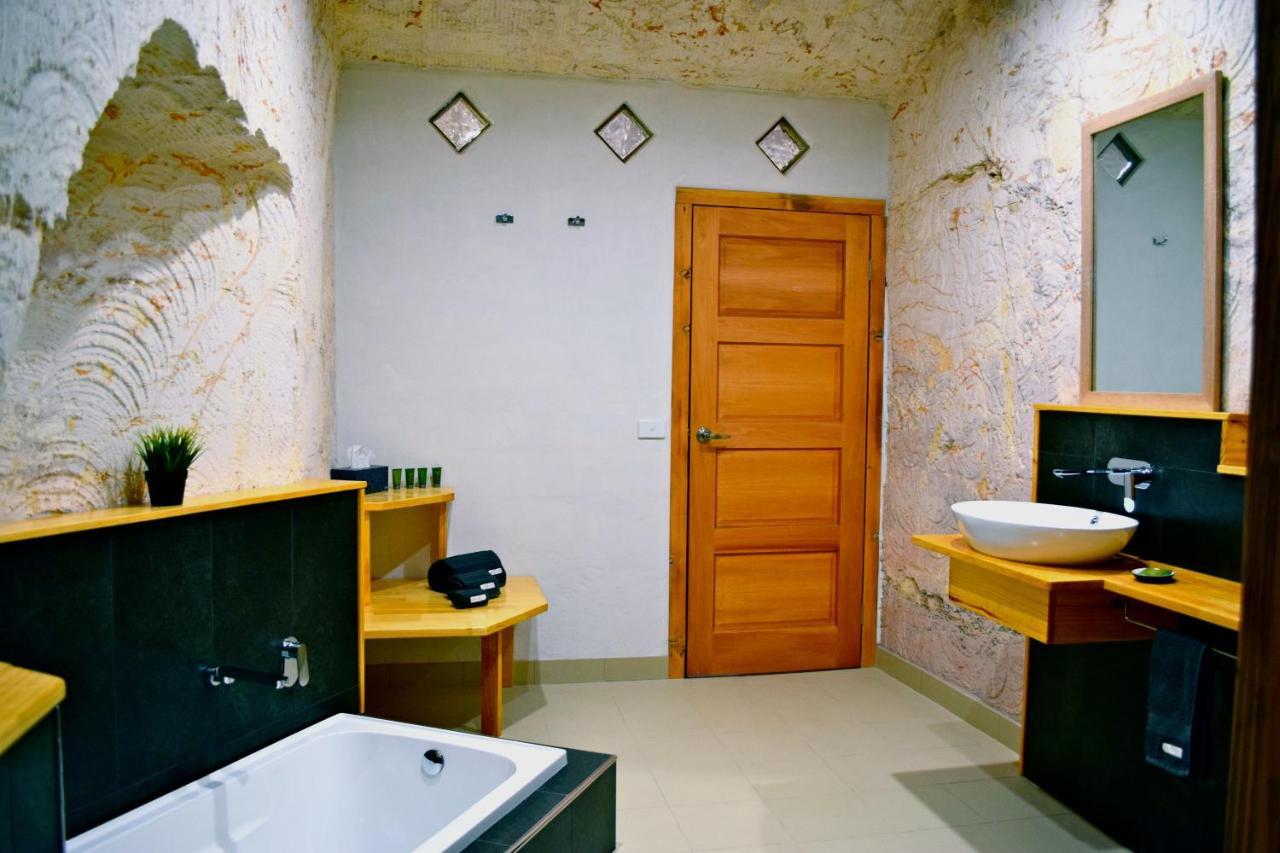 Dug Out B&B Coober Pedy Kültér fotó
